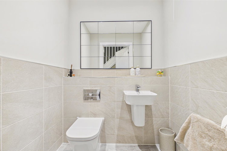 Cloakroom/WC - Picture 16 of 44