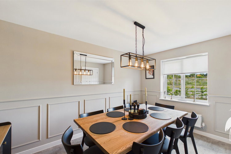 Dining Room - Picture 5 of 44
