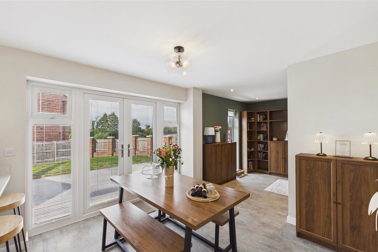 Open Plan Dining Kitchen - Picture 10 of 44