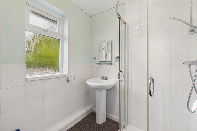 Shower Room - Picture 18 of 22