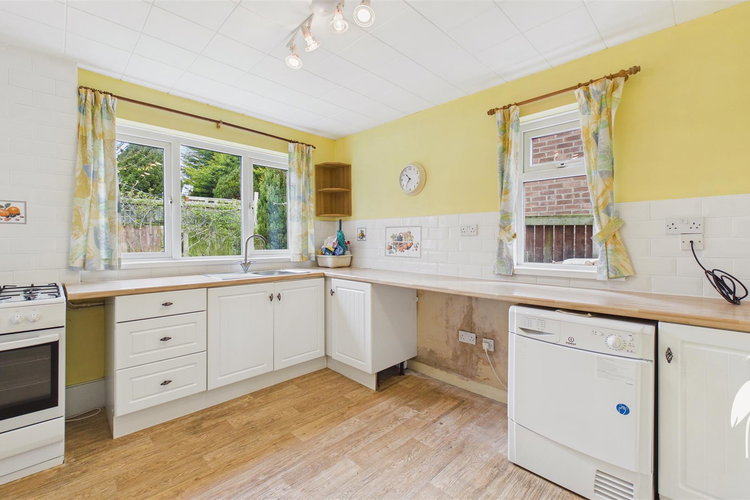 Kitchen - Picture 5 of 22