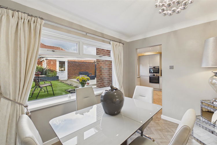 Dining Room - Picture 5 of 28