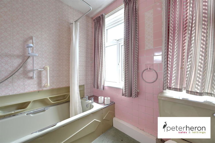 Bathroom - Picture 11 of 16