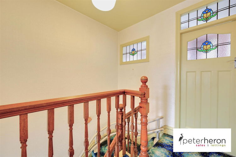 First Floor Landing - Picture 10 of 16