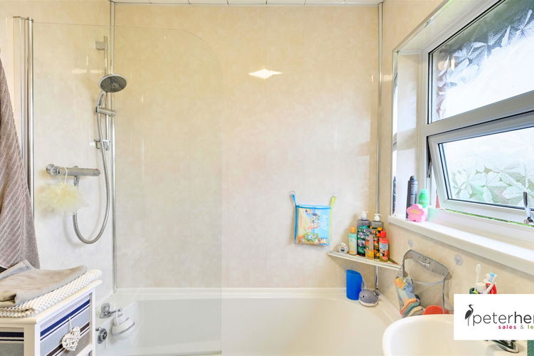 Bathroom - Picture 15 of 19