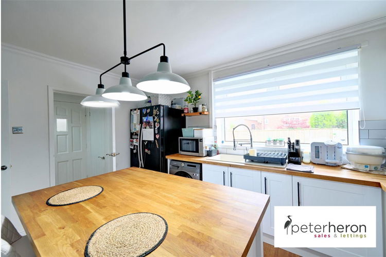 Dining Kitchen - Picture 4 of 11