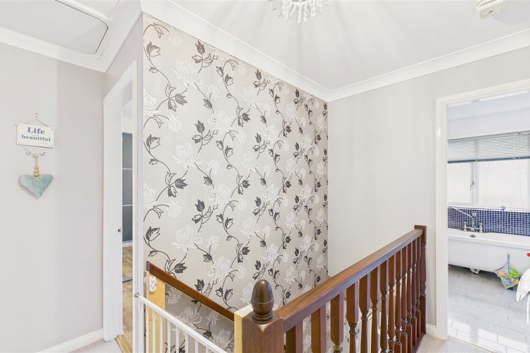 First Floor Landing - Picture 29 of 33