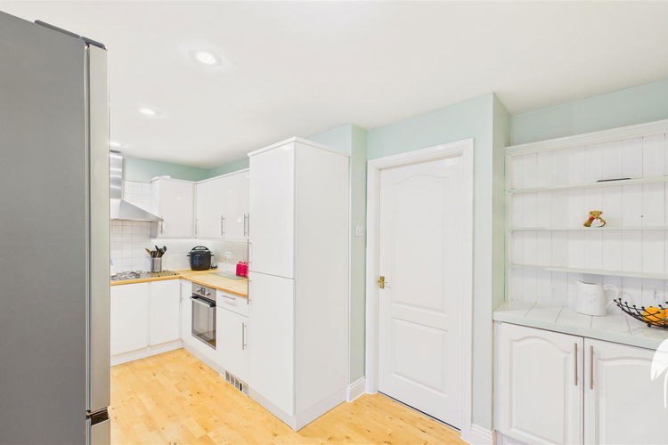 Kitchen - Picture 9 of 33