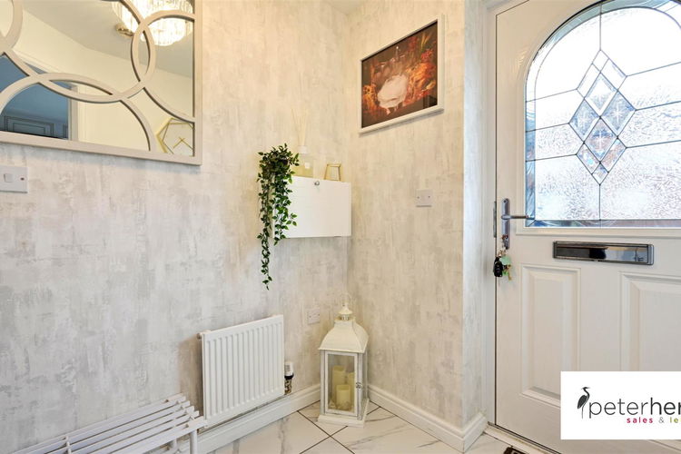 Entrance Hall - Picture 11 of 19