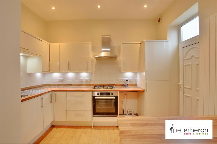 Kitchen - Picture 3 of 11