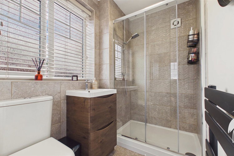 En-Suite Shower Room - Picture 18 of 30