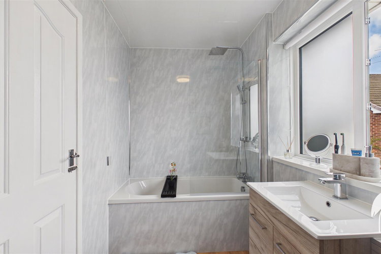 Bathroom - Picture 27 of 30