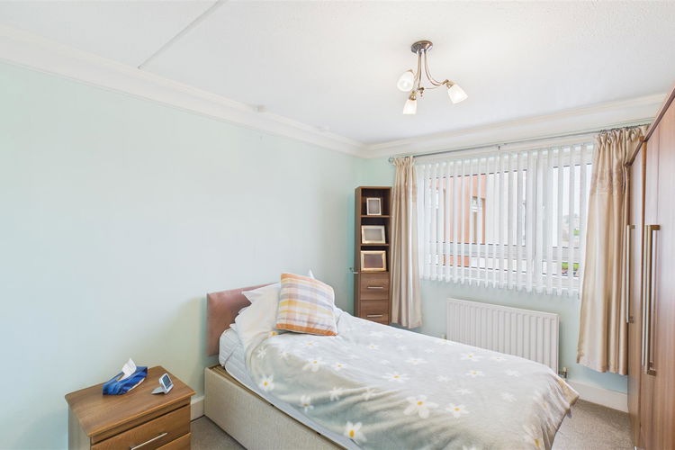 Bedroom 1 - Picture 10 of 20