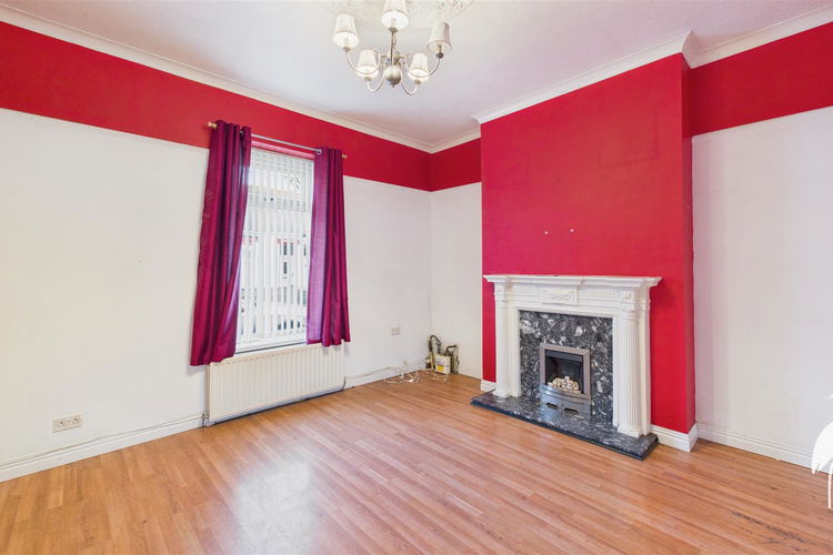 Lounge - Picture 2 of 23