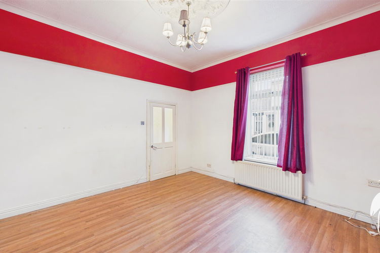 Lounge - Picture 3 of 23