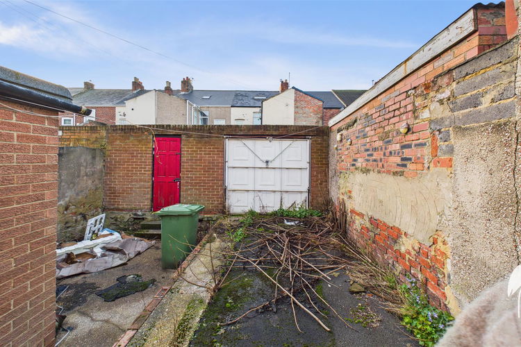 Outside - Picture 23 of 23