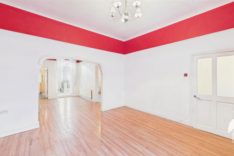 Lounge - Picture 4 of 23