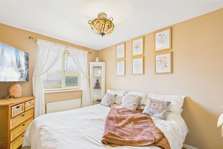 Bedroom 1 - Picture 12 of 26