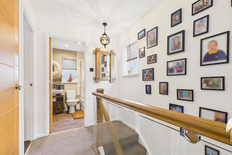 First Floor Landing - Picture 19 of 26