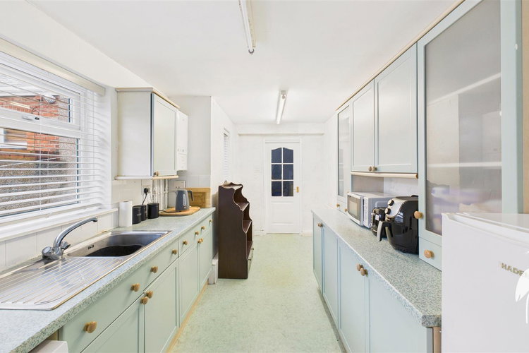 Kitchen - Picture 6 of 15