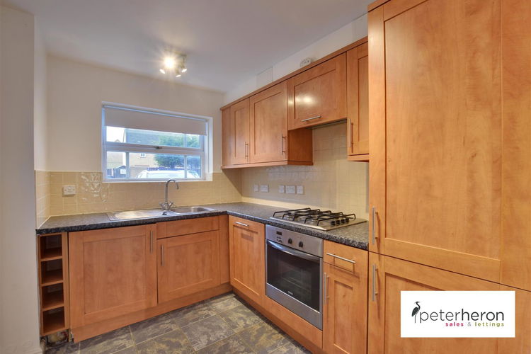 Kitchen - Picture 6 of 11