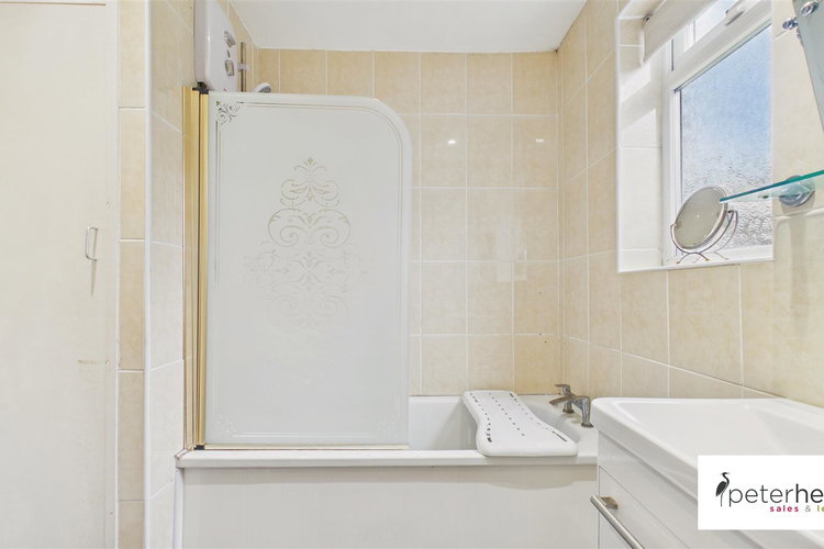 Bathroom - Picture 15 of 20