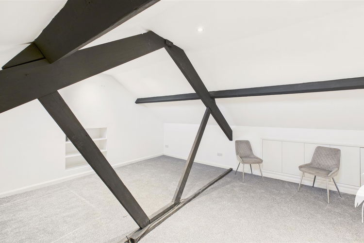 Loft Space - Picture 15 of 19