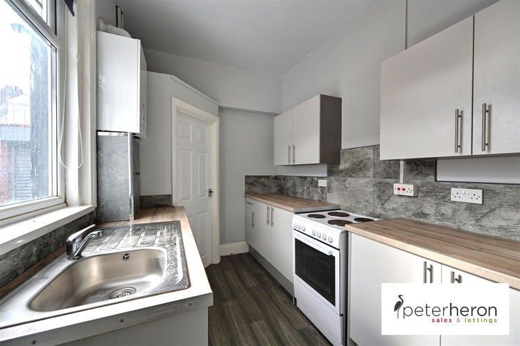 Kitchen - Picture 3 of 10