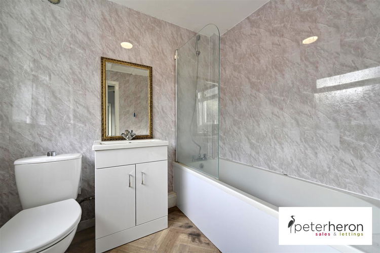 Bathroom - Picture 7 of 10