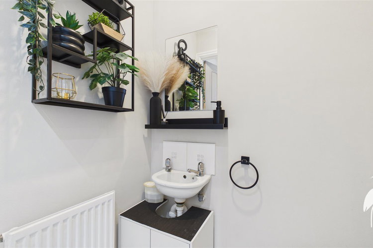 Downstairs WC - Picture 13 of 24