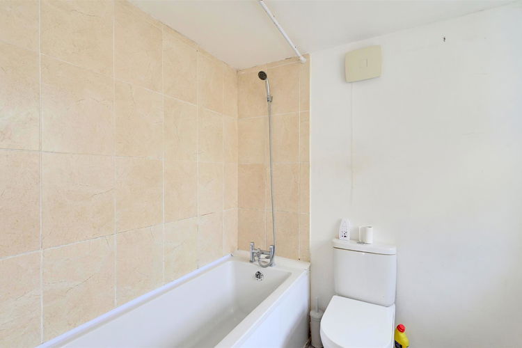 Bathroom - Picture 8 of 15