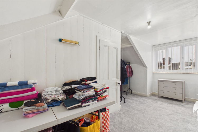 Bedroom 3 - Picture 8 of 10