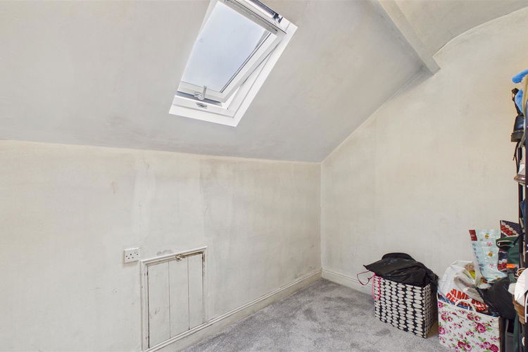 Box Room - Picture 9 of 10