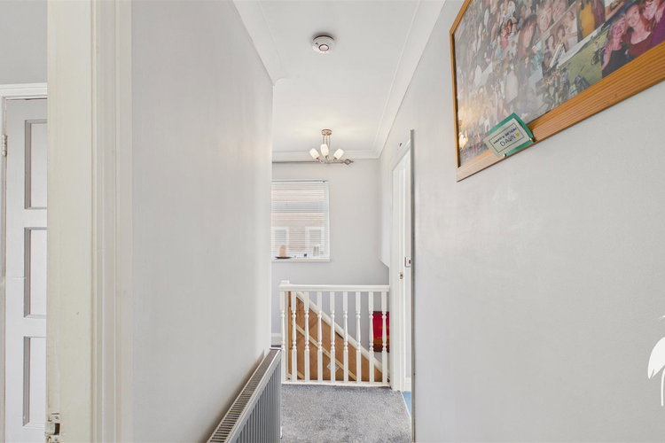 First Floor Landing - Picture 18 of 23