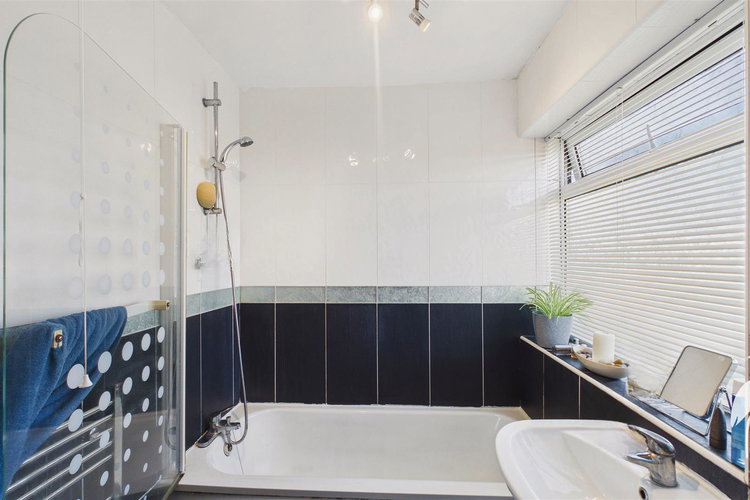 Bathroom - Picture 20 of 23