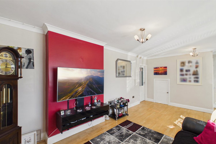 Lounge - Picture 5 of 23