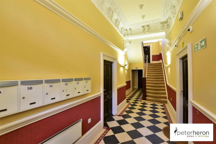 Entrance Hall - Picture 9 of 10