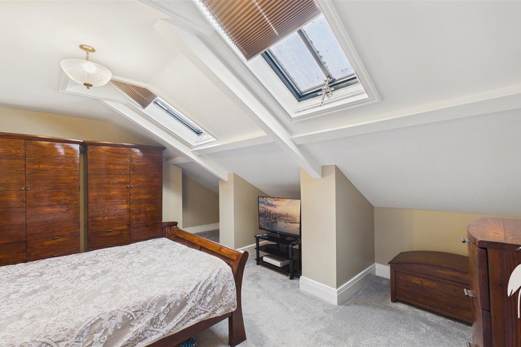 Bedroom 1 - Picture 8 of 18