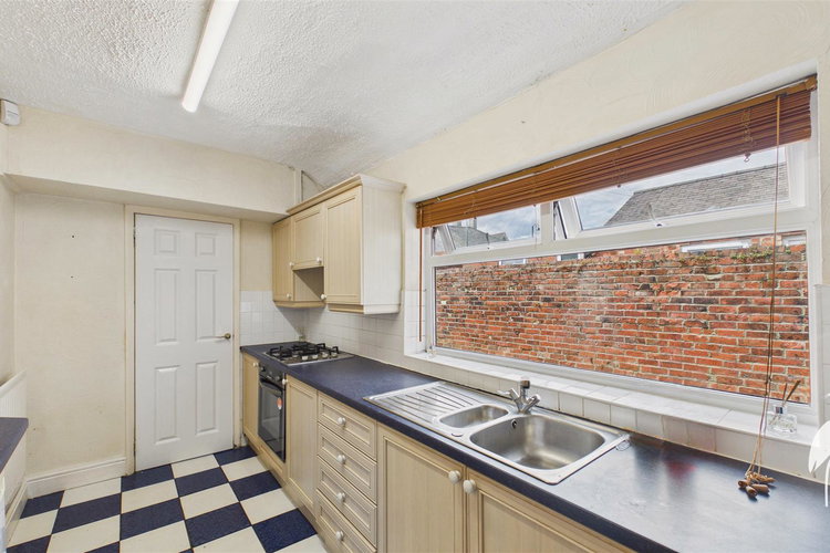 Kitchen - Picture 5 of 16