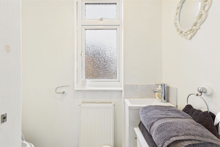 Separate WC - Picture 16 of 29