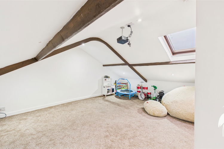 Loft Space - Picture 23 of 29