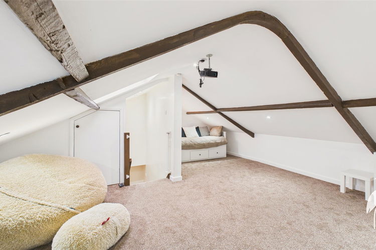 Loft Space - Picture 25 of 29