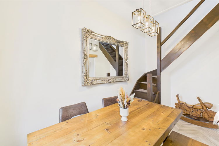 Dining Room - Picture 6 of 29