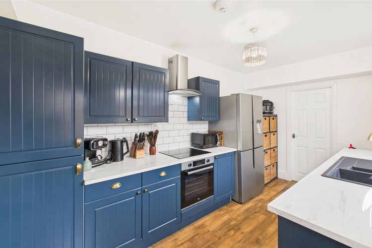 Kitchen - Picture 9 of 29