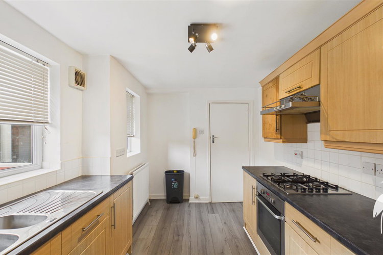 Kitchen - Picture 4 of 13