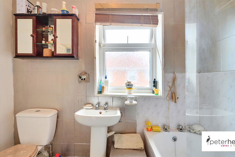 Bathroom - Picture 17 of 20