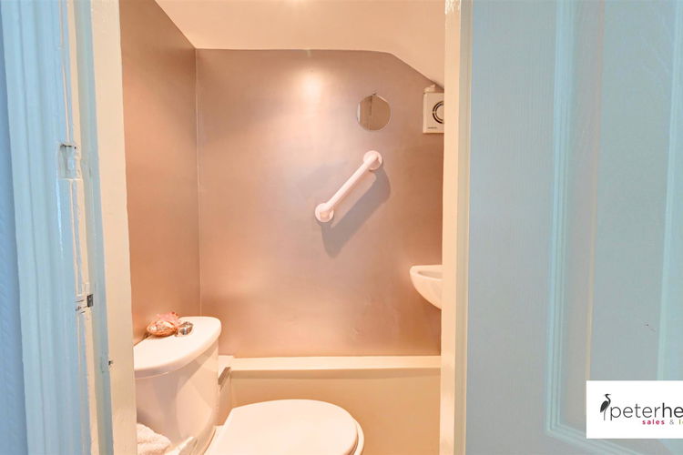 Ground Floor WC - Picture 10 of 20