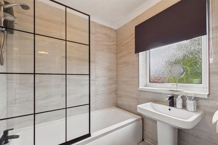 Bathroom - Picture 17 of 21