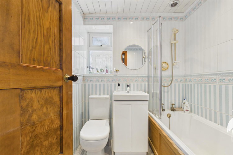 Bathroom - Picture 17 of 38