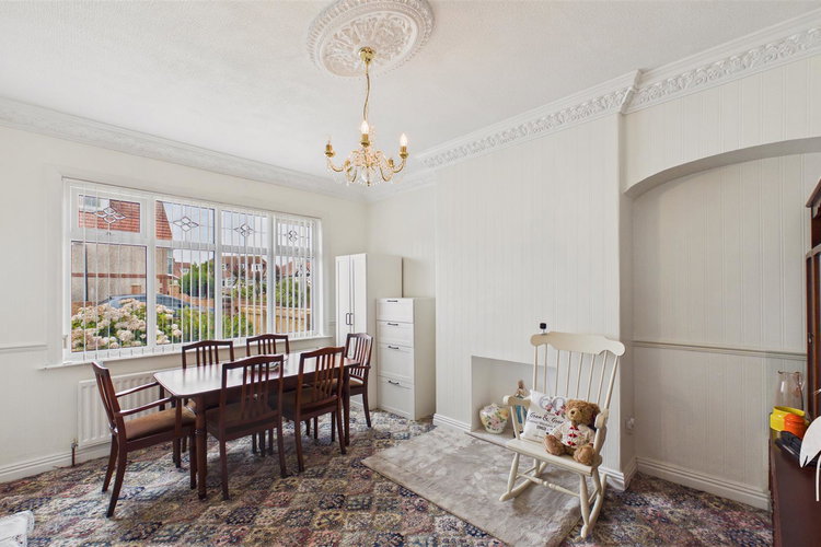 Dining Room - Picture 4 of 38